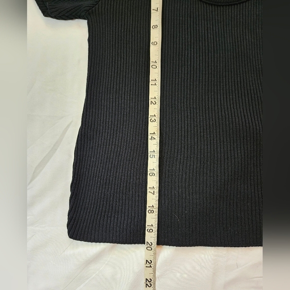 Express Womens Black Short Sleeve Scoop Neck Ribbed Pullover Sweater Size Medium - Picture 7 of 8